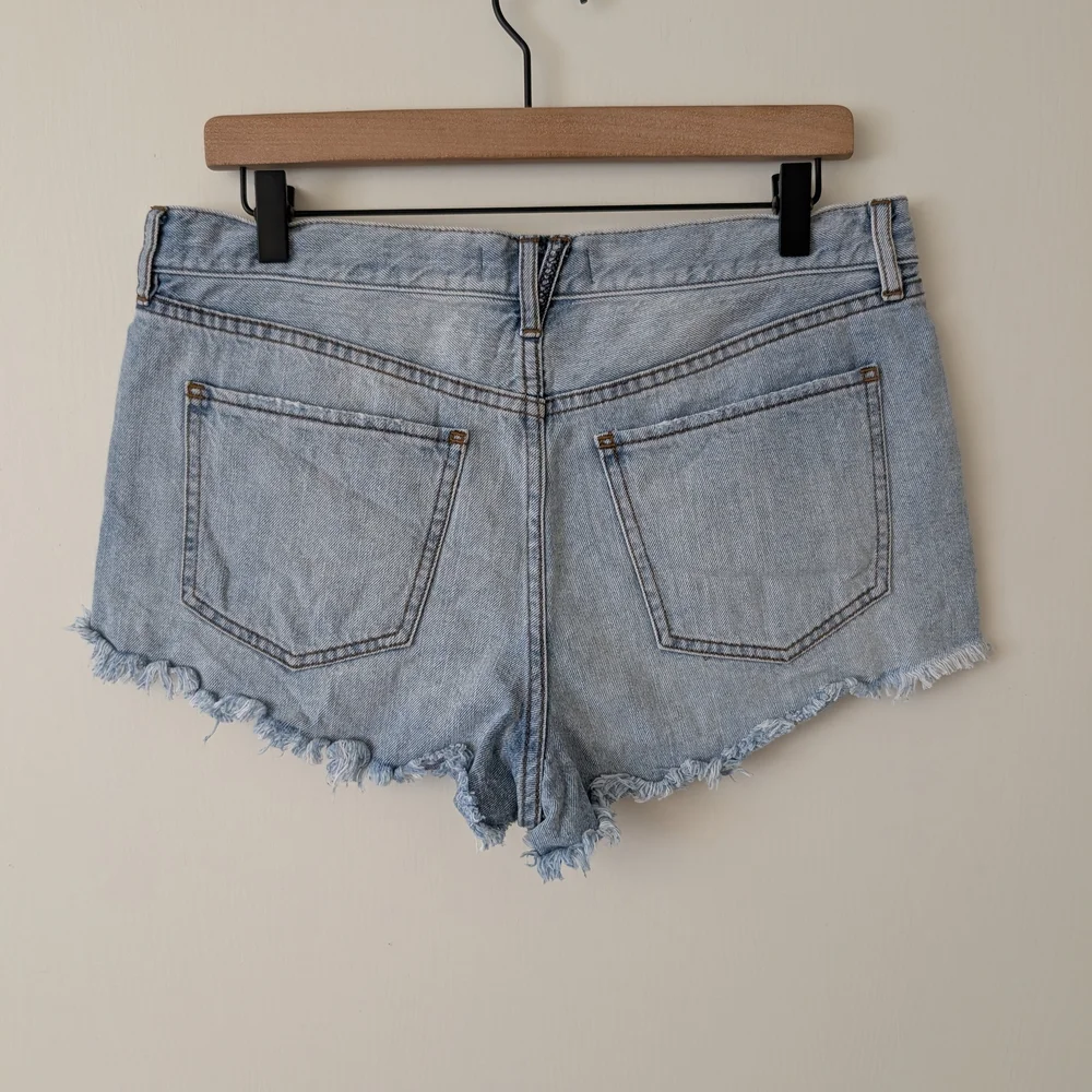 We The Free Womens 30 Cut Off Denim Jean Shorts Streetwear Boho Classic Preppy - Picture 4 of 6